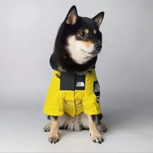 Chaqueta Impermeable Para Perros Grandes Y Medianos Descripción  Estilo: Deportivo Tipo: Impermeable fino para perros Material: poliéster